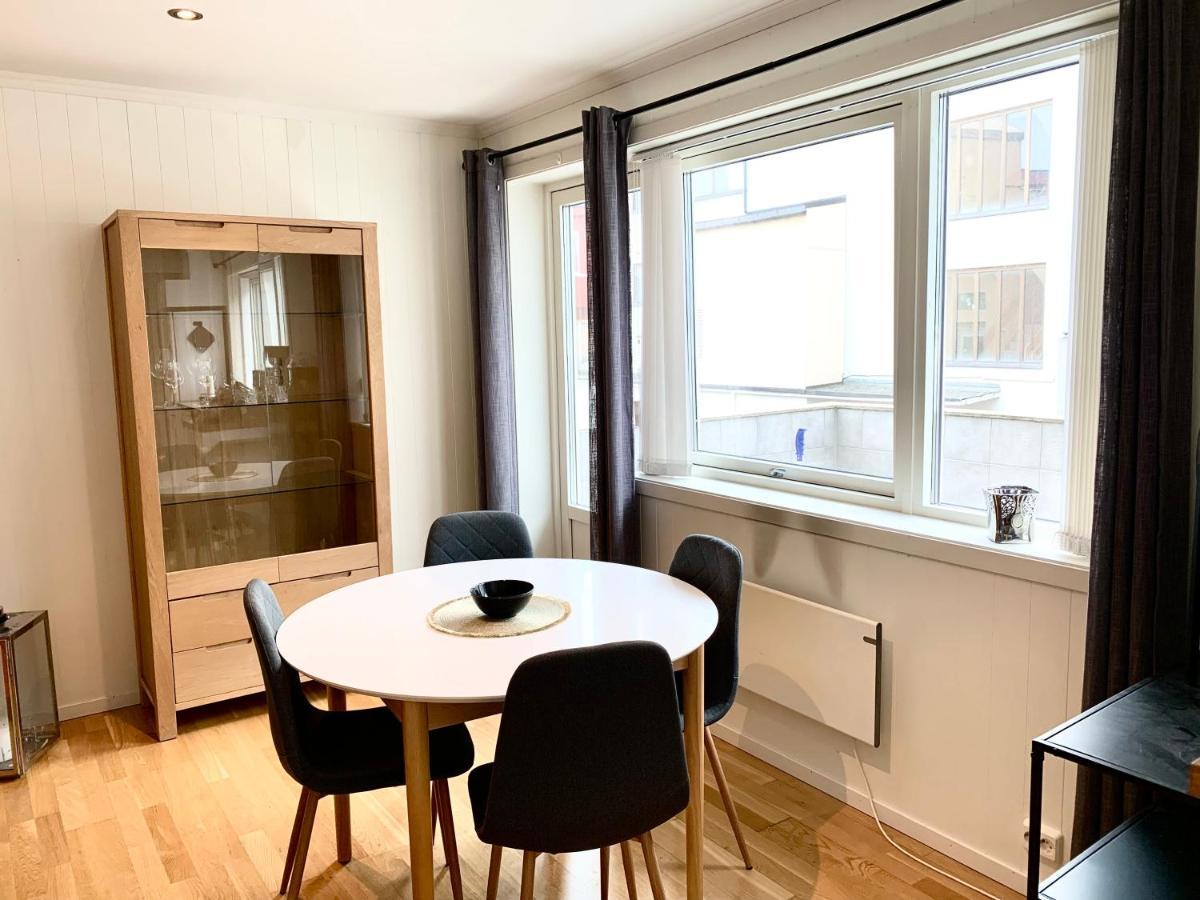 Ferienwohnung Fin Leilighet, Midt I Hjertet Av Kristiansund. Exterior foto